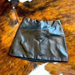Gap black mini pleather skirt in size 8